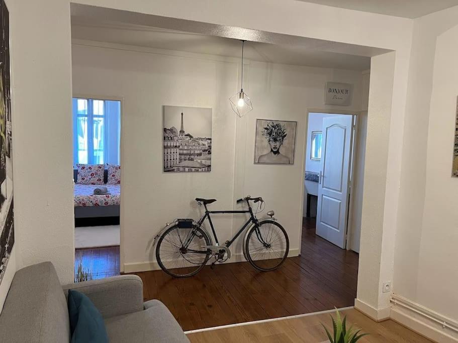 Le Comte Est Bon, Quartier Antiquaires Apartment Dijon Bagian luar foto
