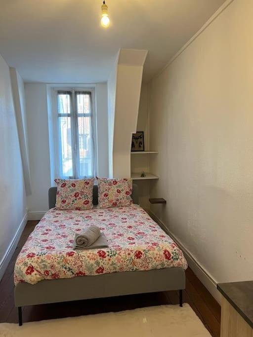 Le Comte Est Bon, Quartier Antiquaires Apartment Dijon Bagian luar foto